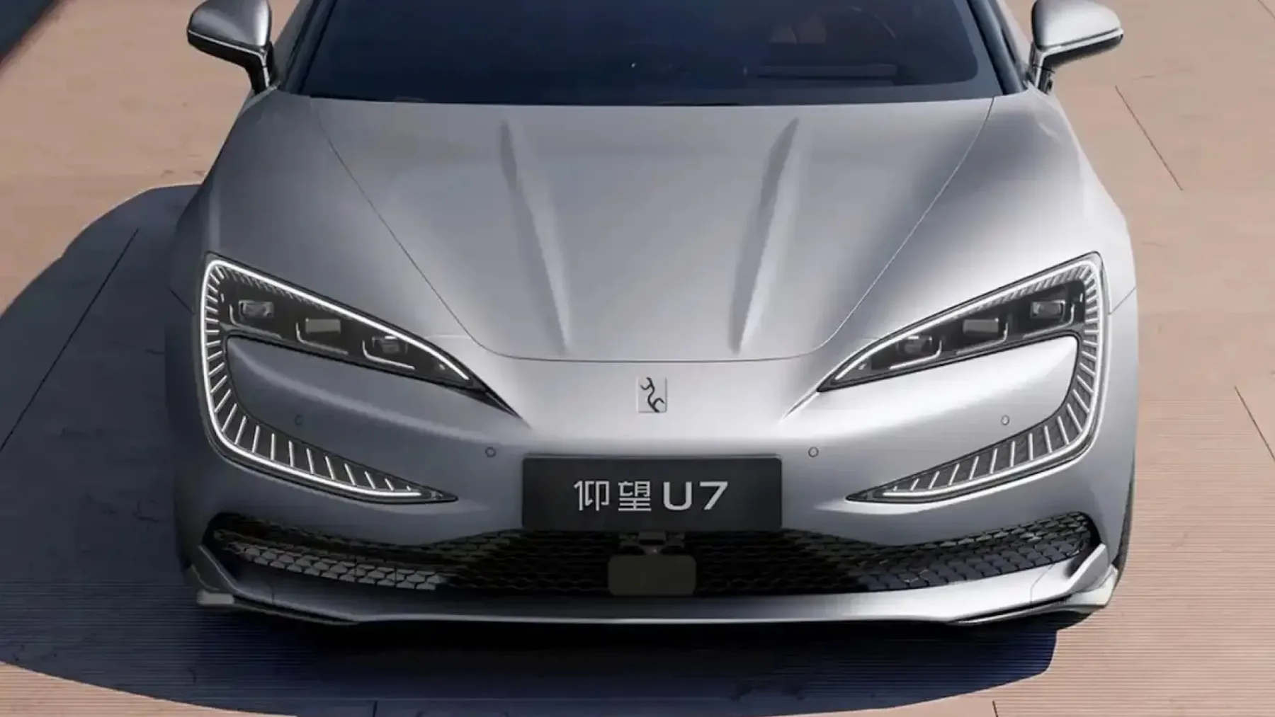Mogočni BYD Yangwang U7: ultra-luksuzna električna limuzina z 1.287 KM za manj kot 90.000 evrov