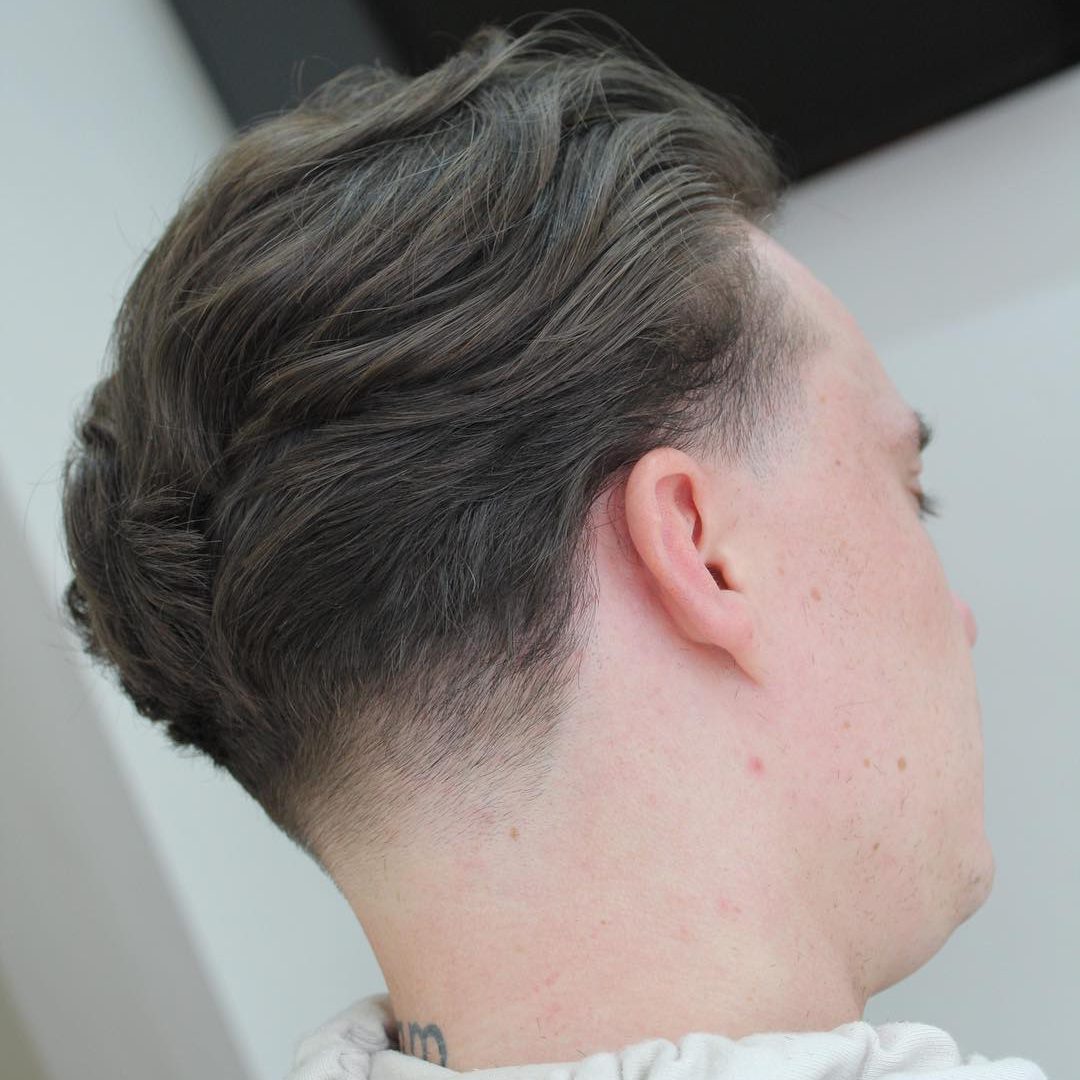 Frizura “taper” + frizura “fade” na vratu