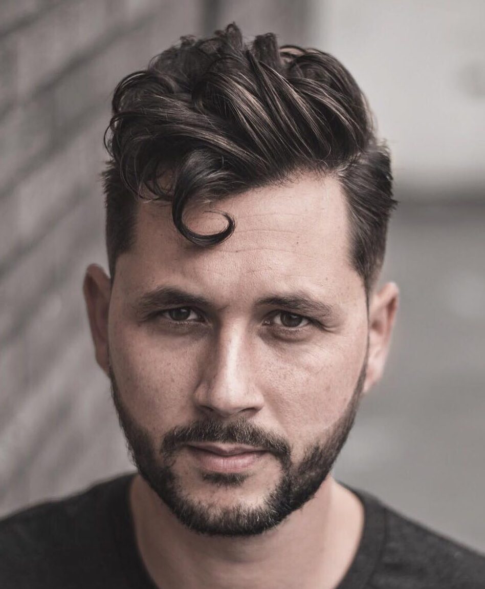 Teksturirana frizura “pompadour”