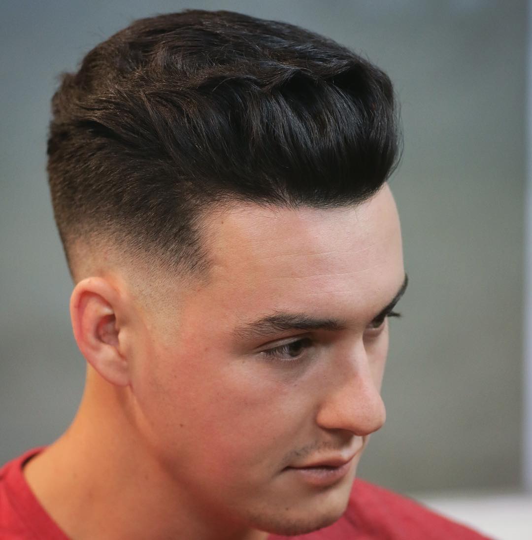 Kratek “pompadour”