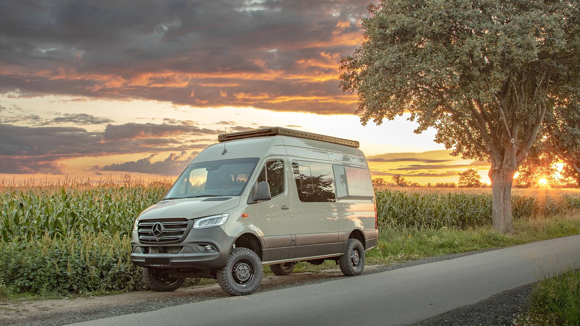 Mountain Monster: 2023 MB Sprinter 419 CDI 4×4 – predelovalca MonsterVan je potovalni kombi za prave avanturiste