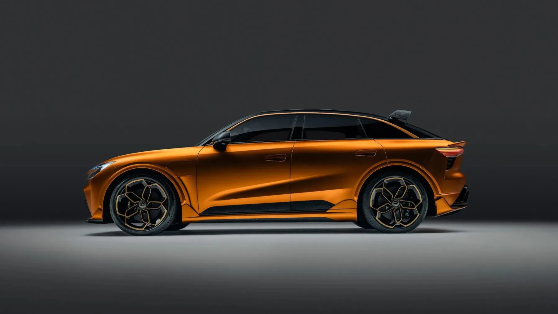 Mullen FIVE RS: Ameriški sanjač z več kot 1.100 KM, ki v Evropi napada Porsche Taycan