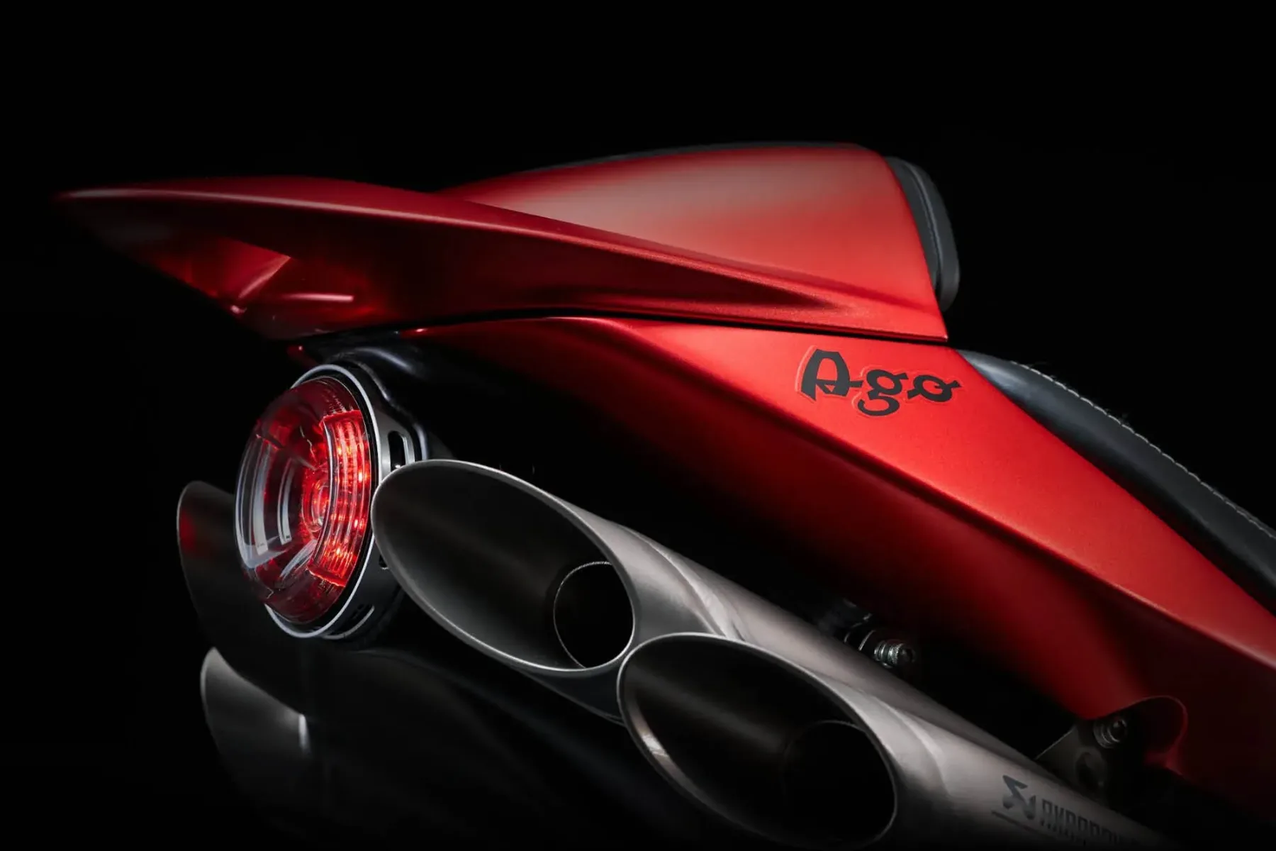 MV Agusta Superveloce 1000 Ago: zakaj 80 tisočakov in polletno čakanje nista (čisto) nora ideja