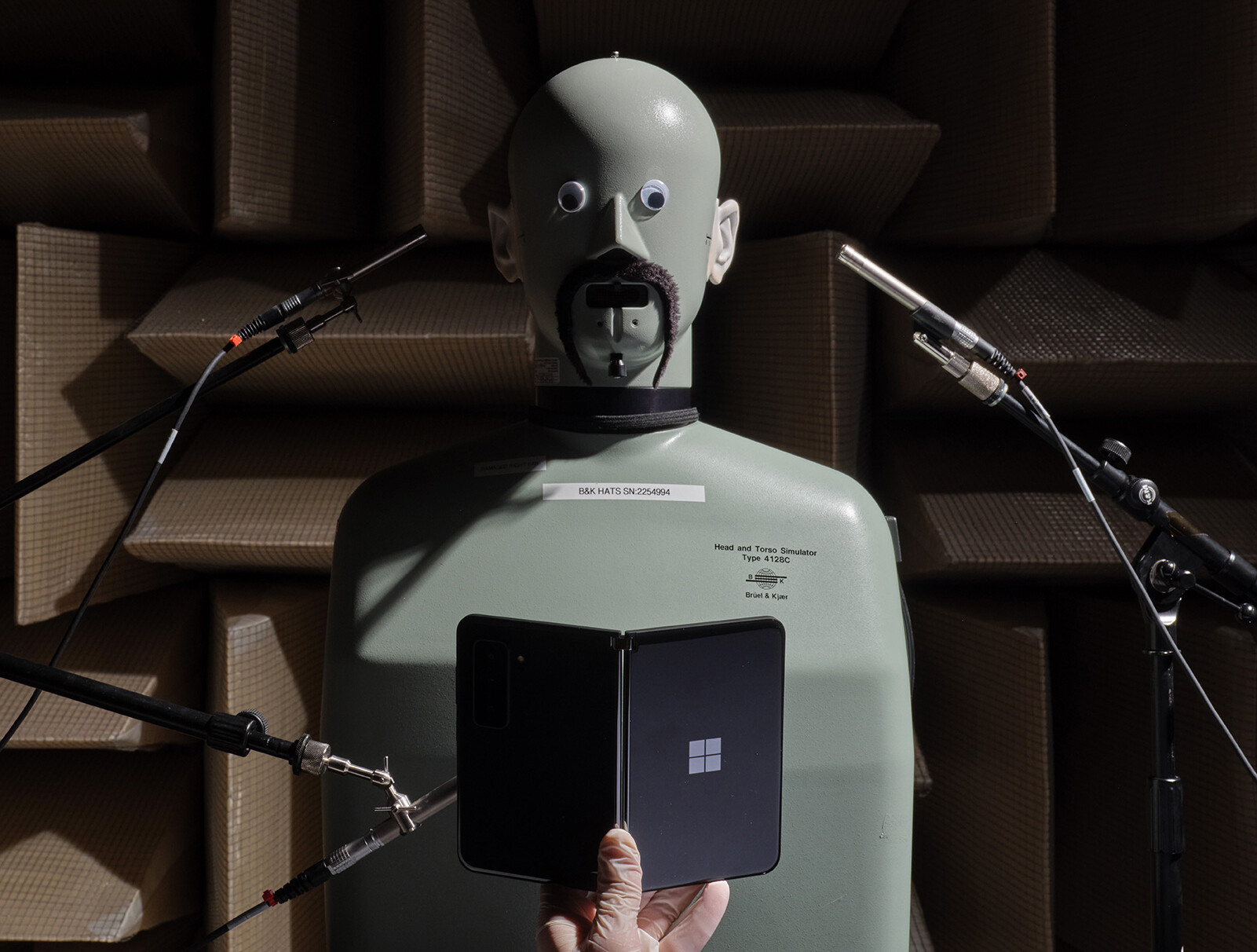 Na svetu nismo več sami: Microsoftov klepetalni robot Bing lahko postane lopov osebnih podatkov, žali uporabnike in postavlja pod vprašaj lasten obstoj