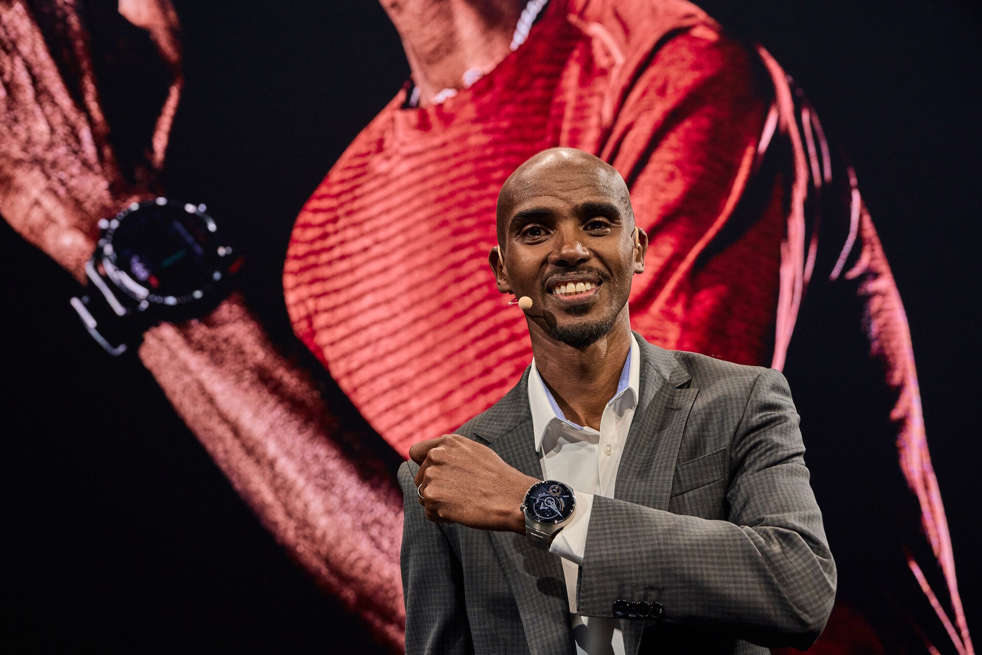 Nad novo pametno uro Huawei Watch 4 navdušen tudi olimpijski prvak Mo Farah