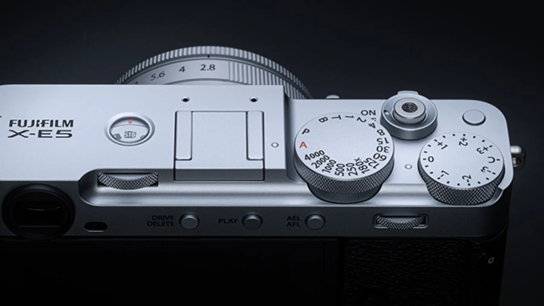 Najbolj modna kamera leta 2025 Fujifilm X-E5: Retro eleganca s pridihom prihodnosti