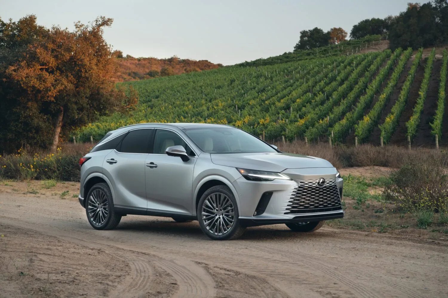 Najbolj zanesljivi SUV-ji leta 2025: Ko japonski “dolgčas” premaga nemški prestiž