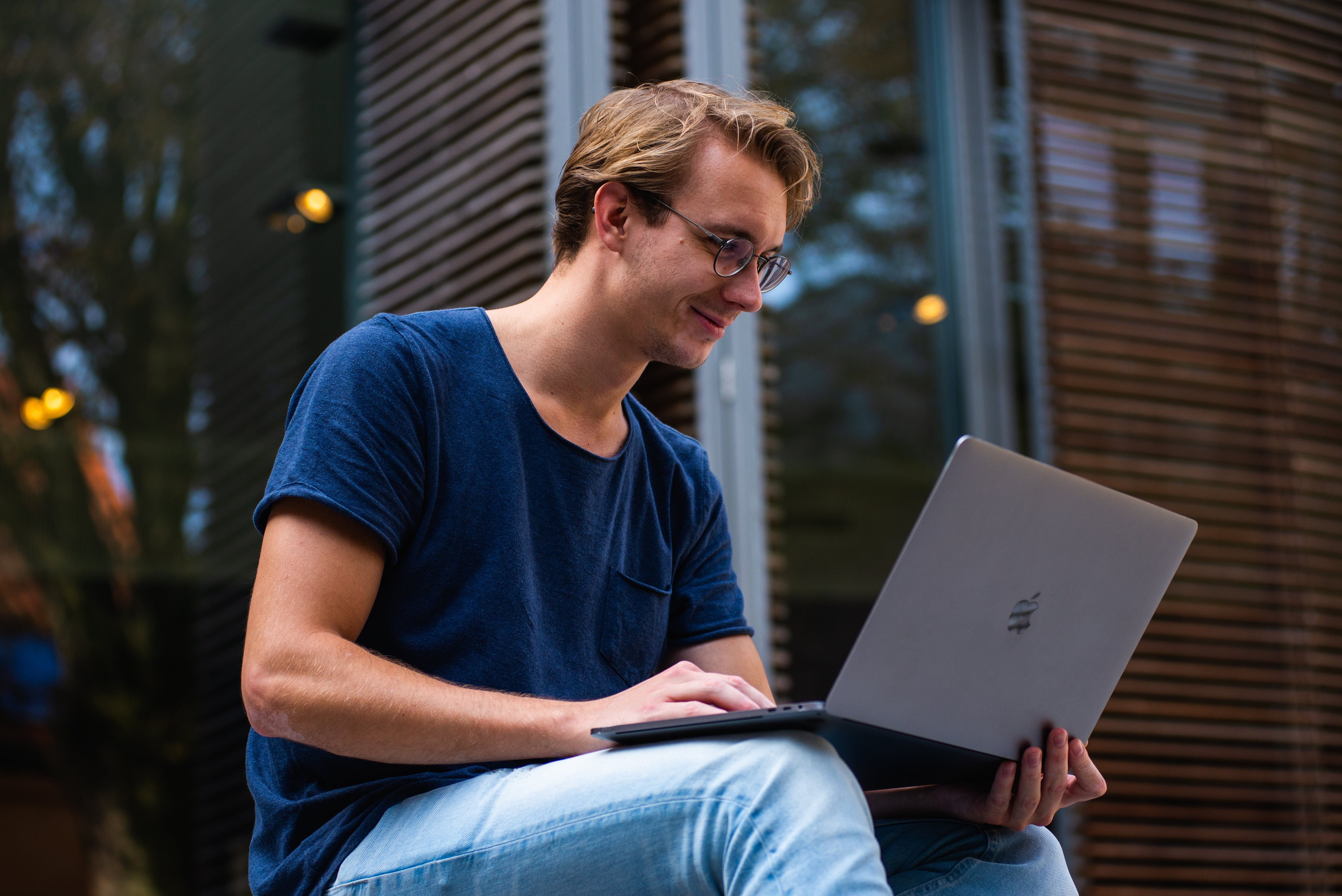 Najboljše ponudbe in popusti za Apple MacBook trenutno – 2024