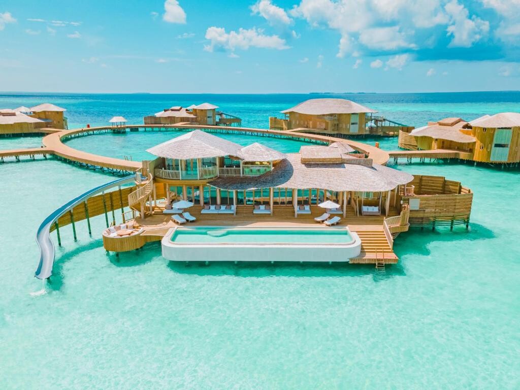 Najboljši hoteli na Maldivih: za mladoporočence in zaljubljene pare
