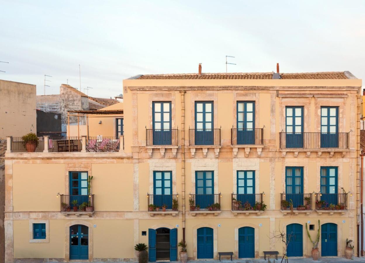 Najboljši hoteli na Siciliji za romantike, ki si želijo popolne avanture na jugu Italije