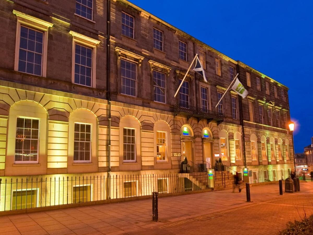 Najboljši hoteli v Edinburgu (Škotska): mesto, ki ga obožeje britanska kraljeva družina