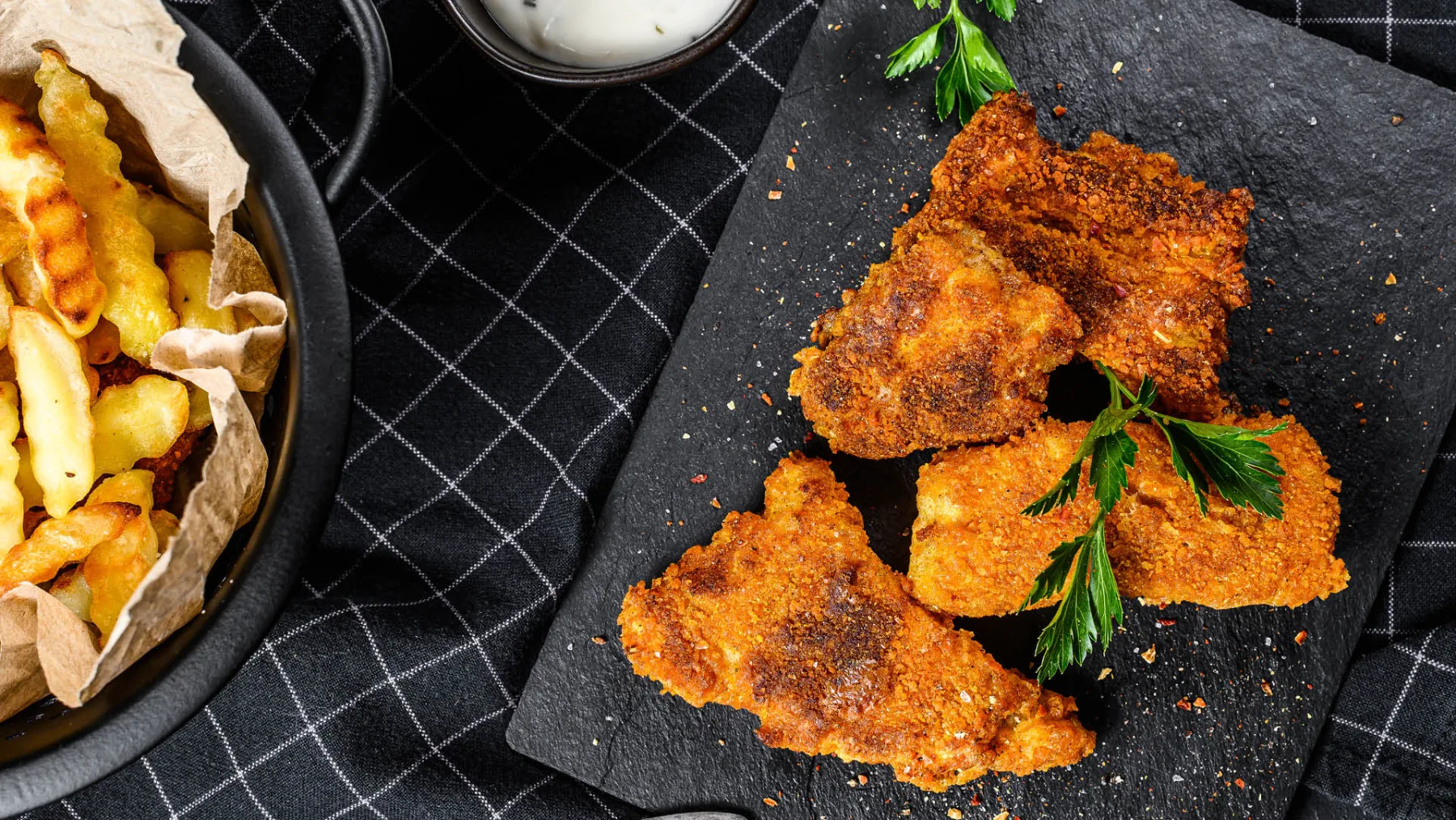 Najboljši recept za ocvrto ribo – brez olja in jajc, a s popolno hrustljavo skorjo kot iz restavracije