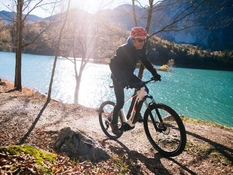 Najem električnih gorskih koles pri Elpec eBikes in tura z gorskimi kolesi v sanjskih Dolomitih