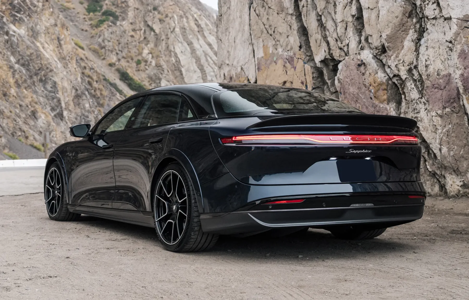 Najhitrejše blindirano oklepno vozilo na svetu: Lucid Air Sapphire predelovalca U.S. Armor Group
