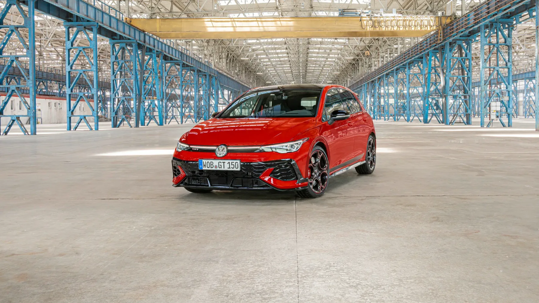 Najhitrejši Golf v zgodovini: Zakaj Golf GTI Edition 50 s 325 “konji” vozi kot hudič na Red Bullu?
