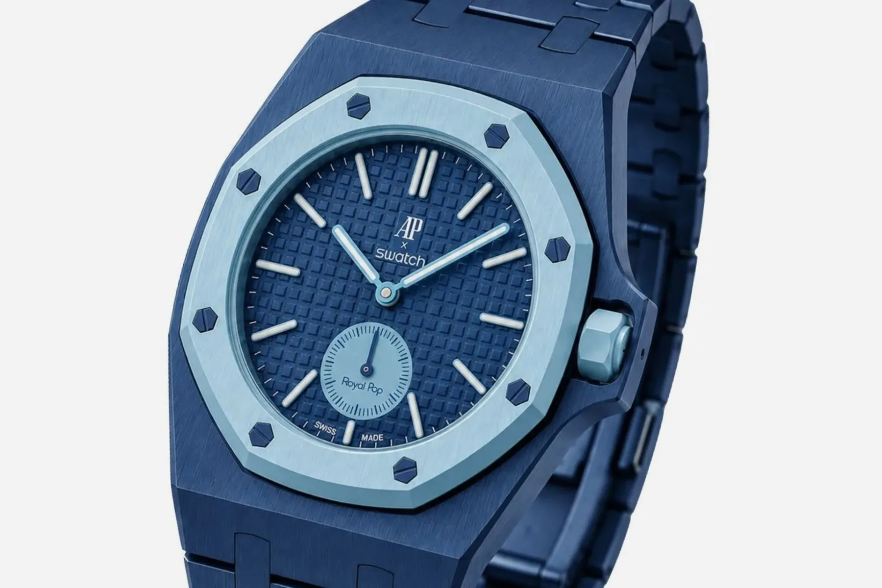 Največji horološki škandal leta: Swatch x Audemars Piguet Royal Pop končno na zapestju