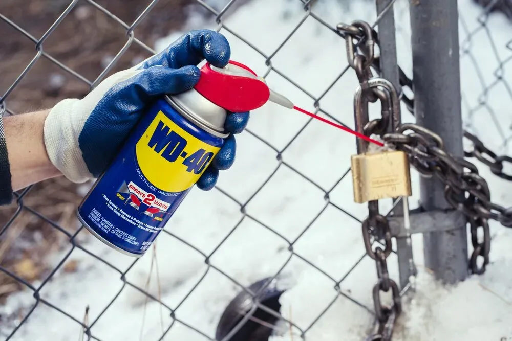 Napaka, ki jo delajo vsi: kako pravilno uporabljati WD-40, da resnično deluje!