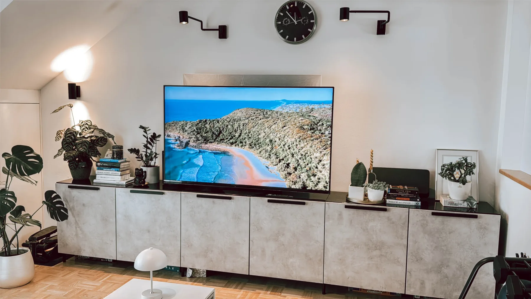 Napredek v le 2 letih – preveri, ali imaš zastarelo televizijo: Hisense U8 2024
