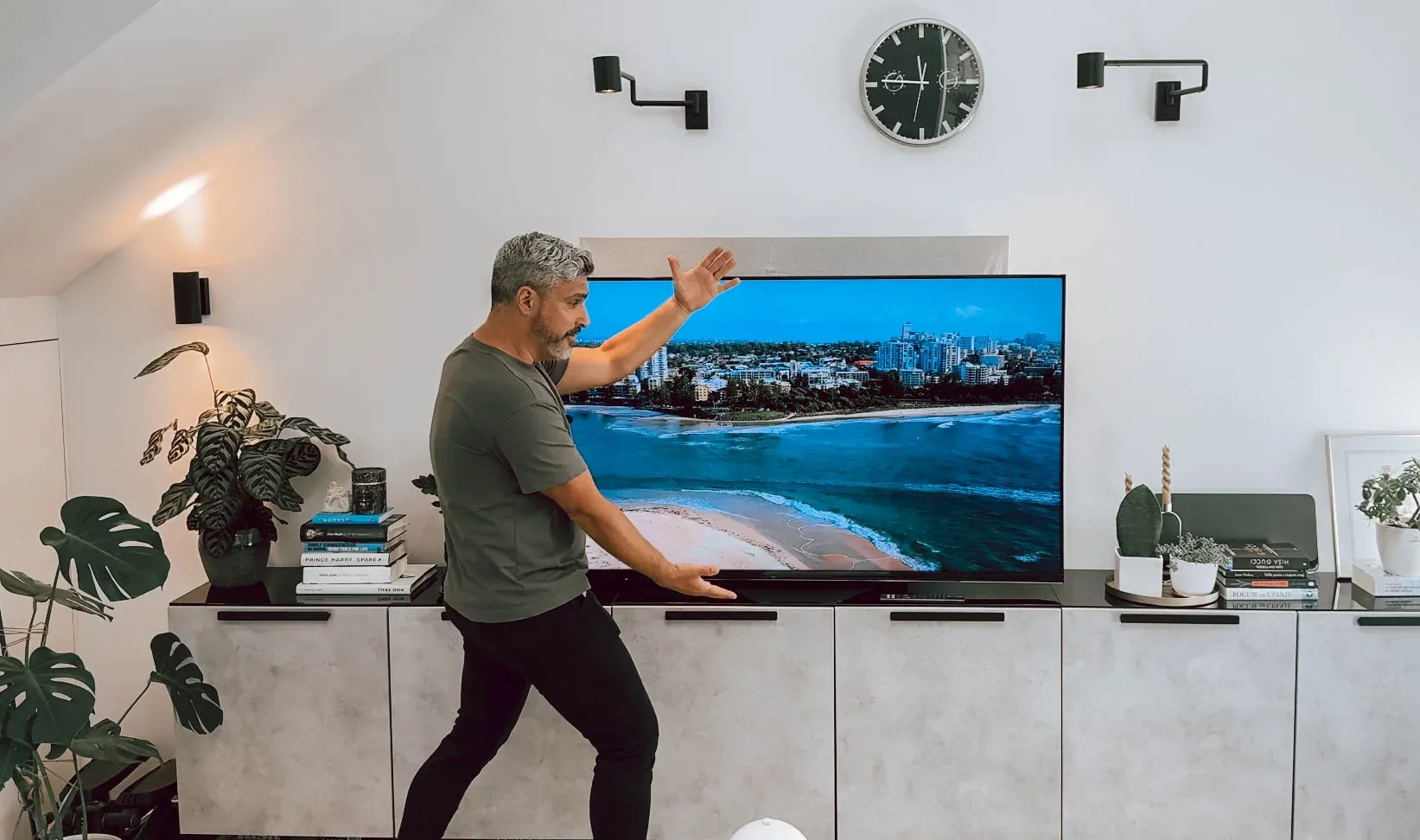 Napredek v le 2 letih – preveri, ali imaš zastarelo televizijo: Hisense U8 2024