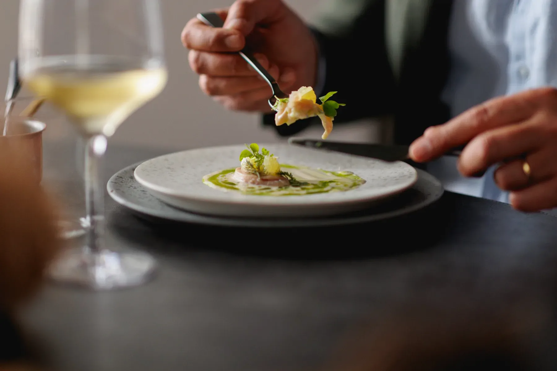 Natiia Wine Relais v Laziseju: Eleganten vinski oddih za odrasle ob Gardskem jezeru