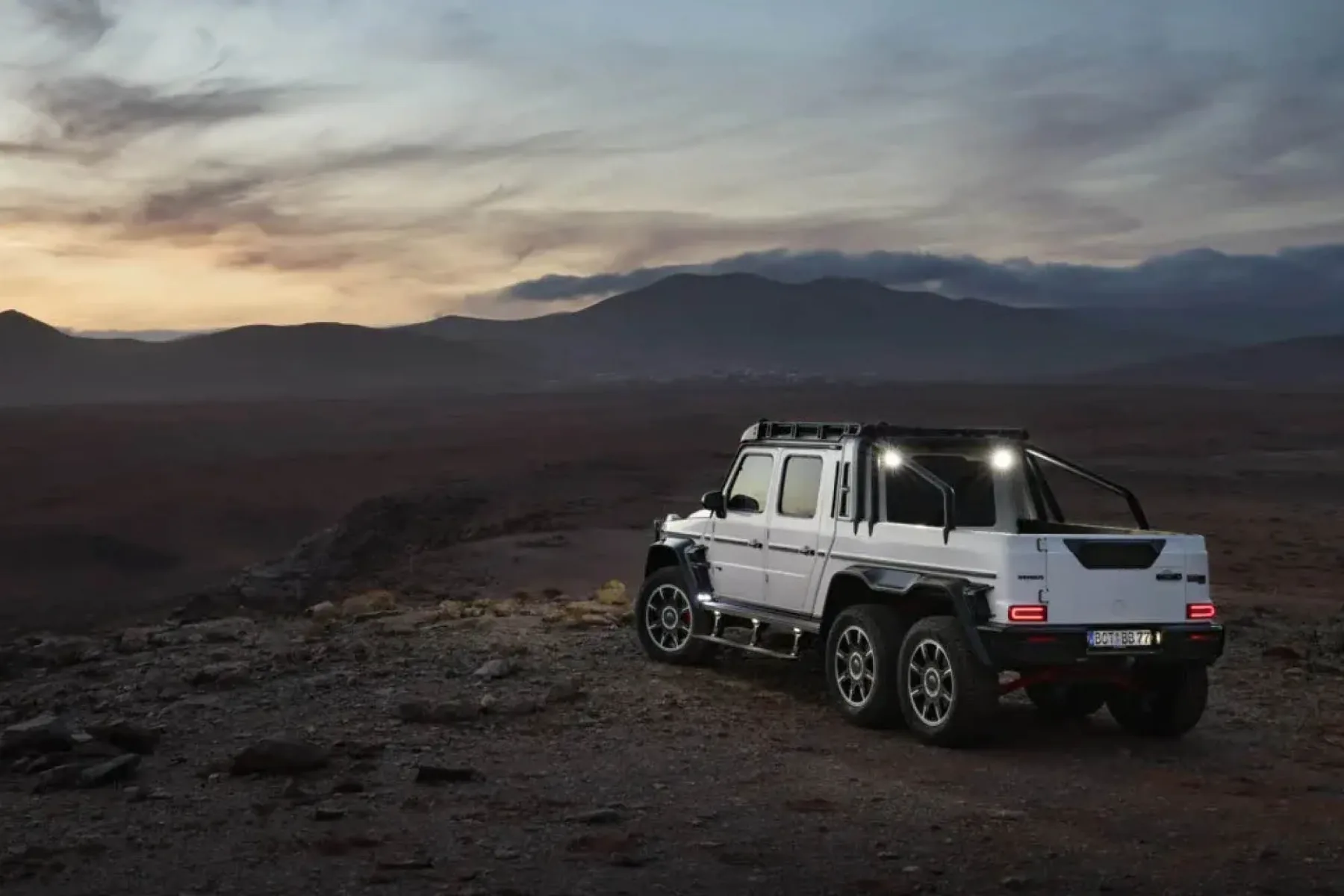 Ne boste verjeli: BRABUS XLP 800 6×6 Adventure v 5,8 s do 100 km/h – in stane prek 1,3 mio €