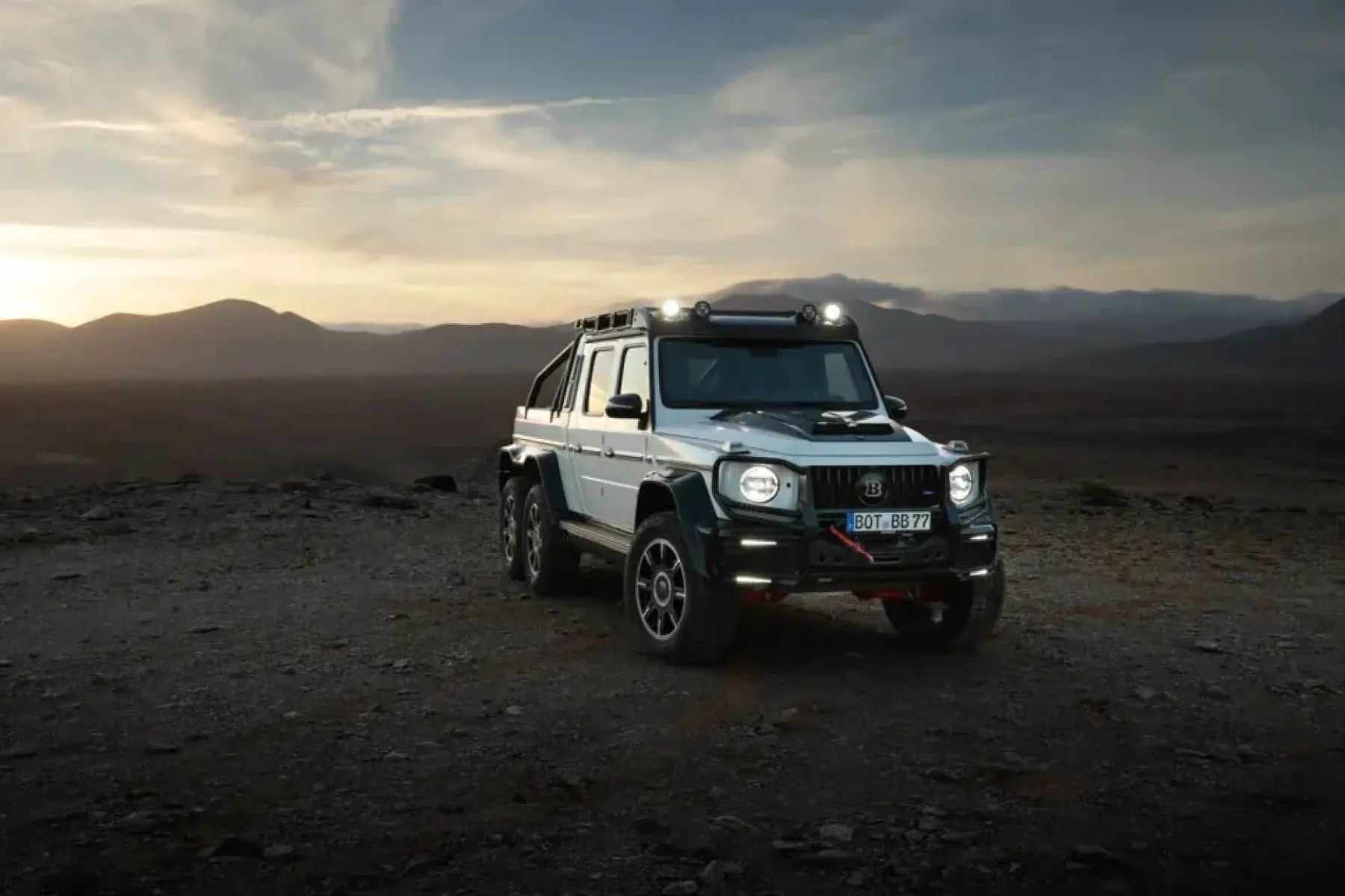 Ne boste verjeli: BRABUS XLP 800 6×6 Adventure v 5,8 s do 100 km/h – in stane prek 1,3 mio €