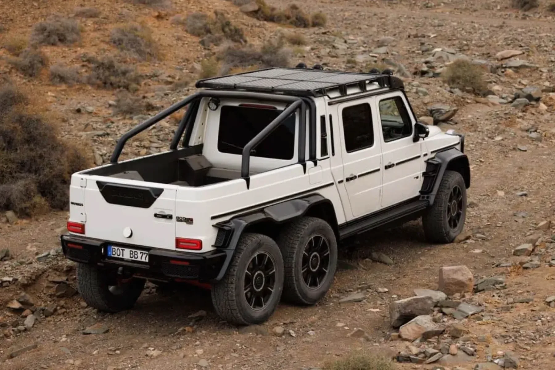Ne boste verjeli: BRABUS XLP 800 6×6 Adventure v 5,8 s do 100 km/h – in stane prek 1,3 mio €