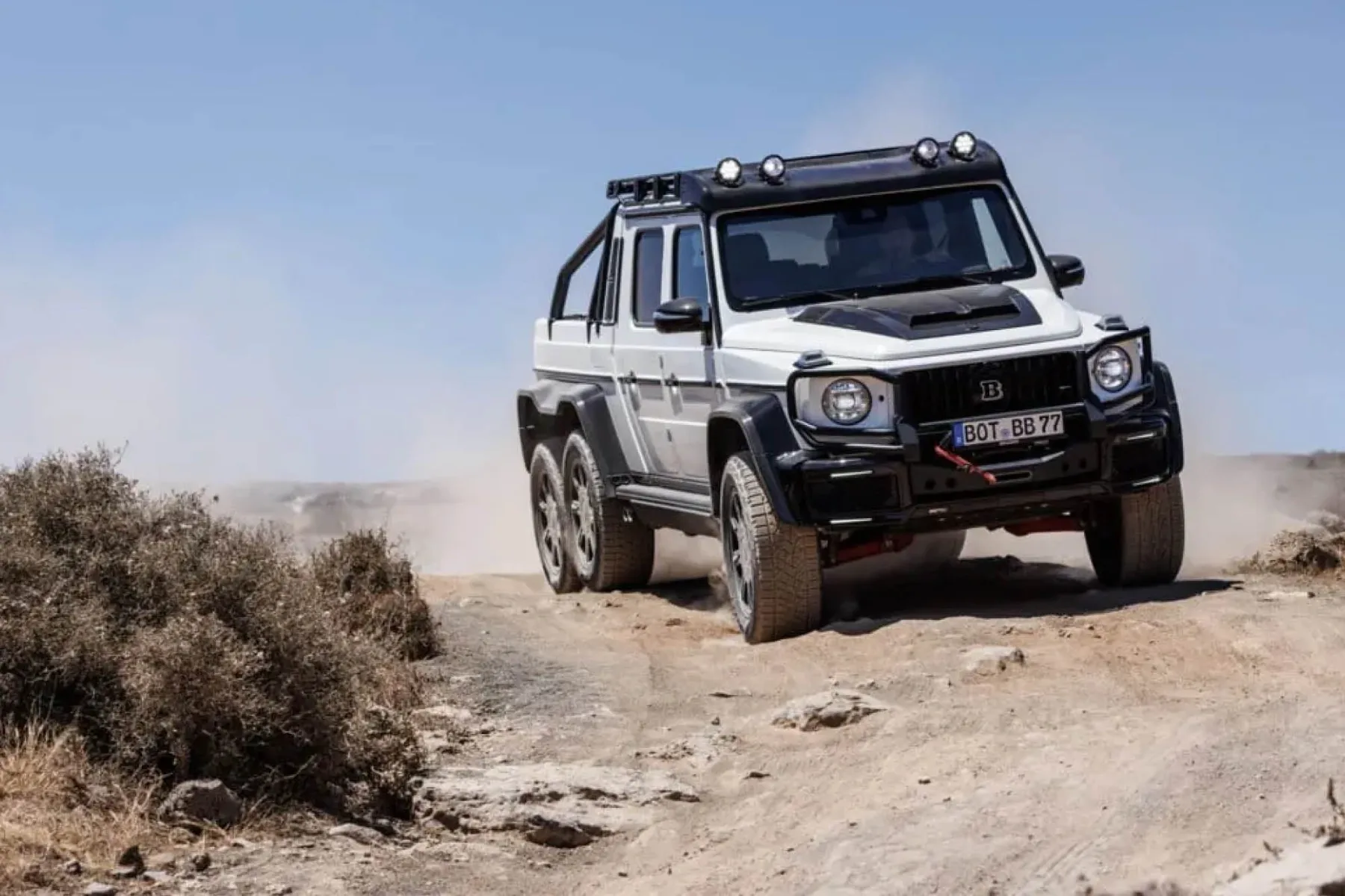 Ne boste verjeli: BRABUS XLP 800 6×6 Adventure v 5,8 s do 100 km/h – in stane prek 1,3 mio €