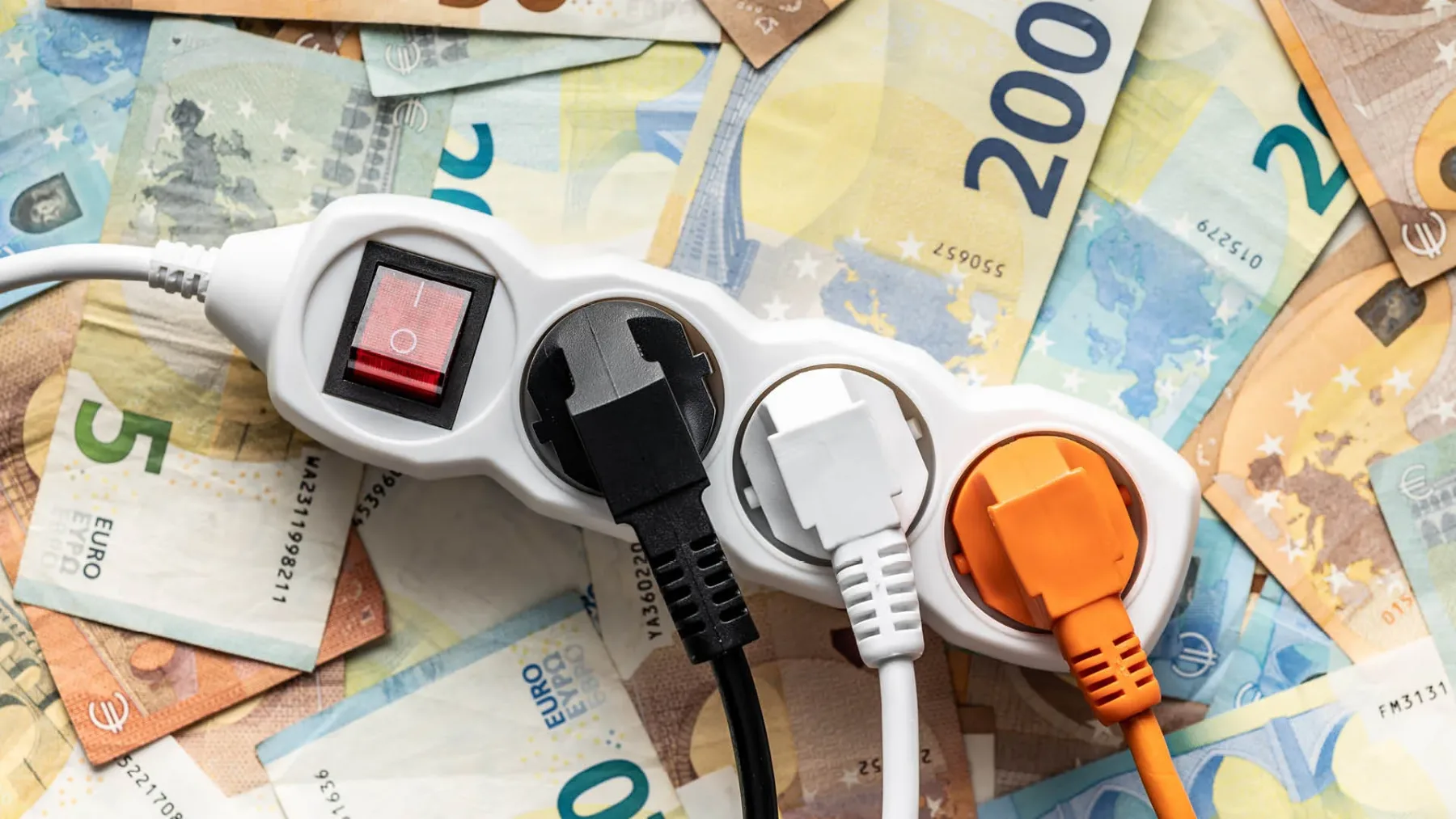 Nevidni požiralci elektrike: naprave v vašem domu, zaradi katerih imate visok račun za elektriko, in kako jih ukrotiti