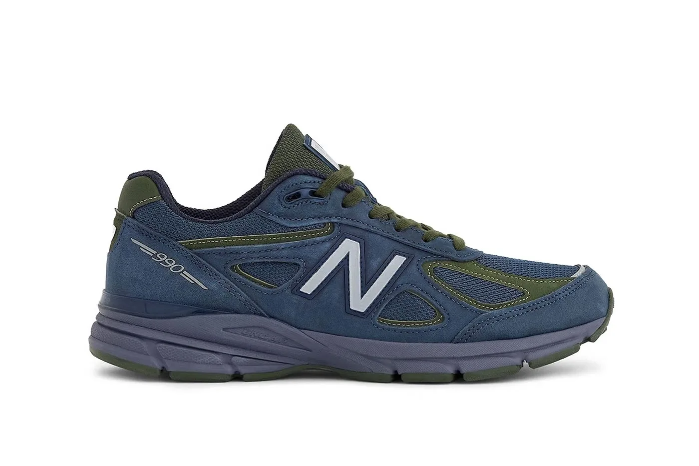New Balance 990v4 v mornarsko modri barvi: Bo ta kultna superga to jesen osvojila tudi naše ulice?