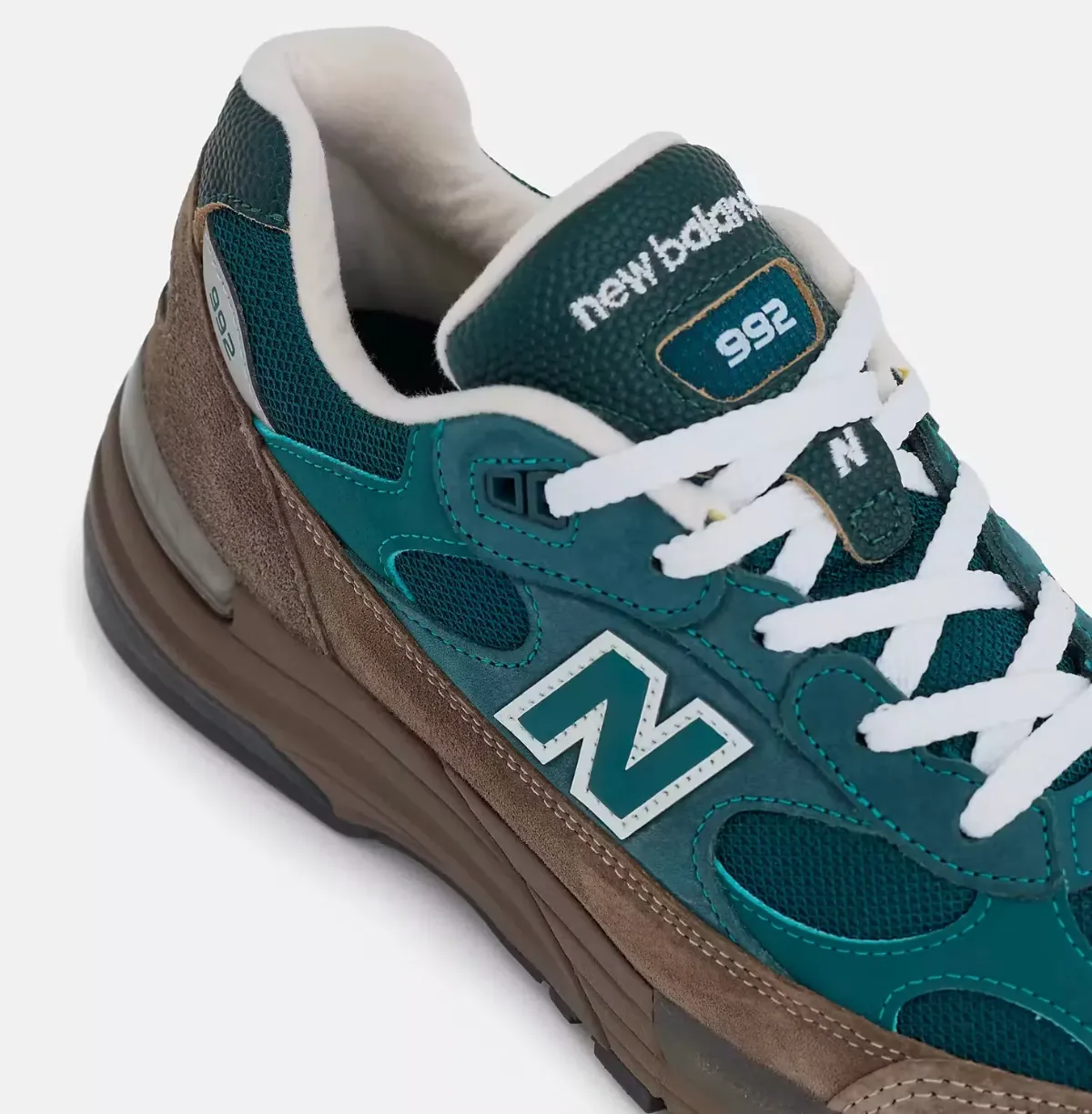 New Balance 992 »Medusa Green«: Mitološka preobleka za najbolj zaželen model očetovskih superg – slika 1