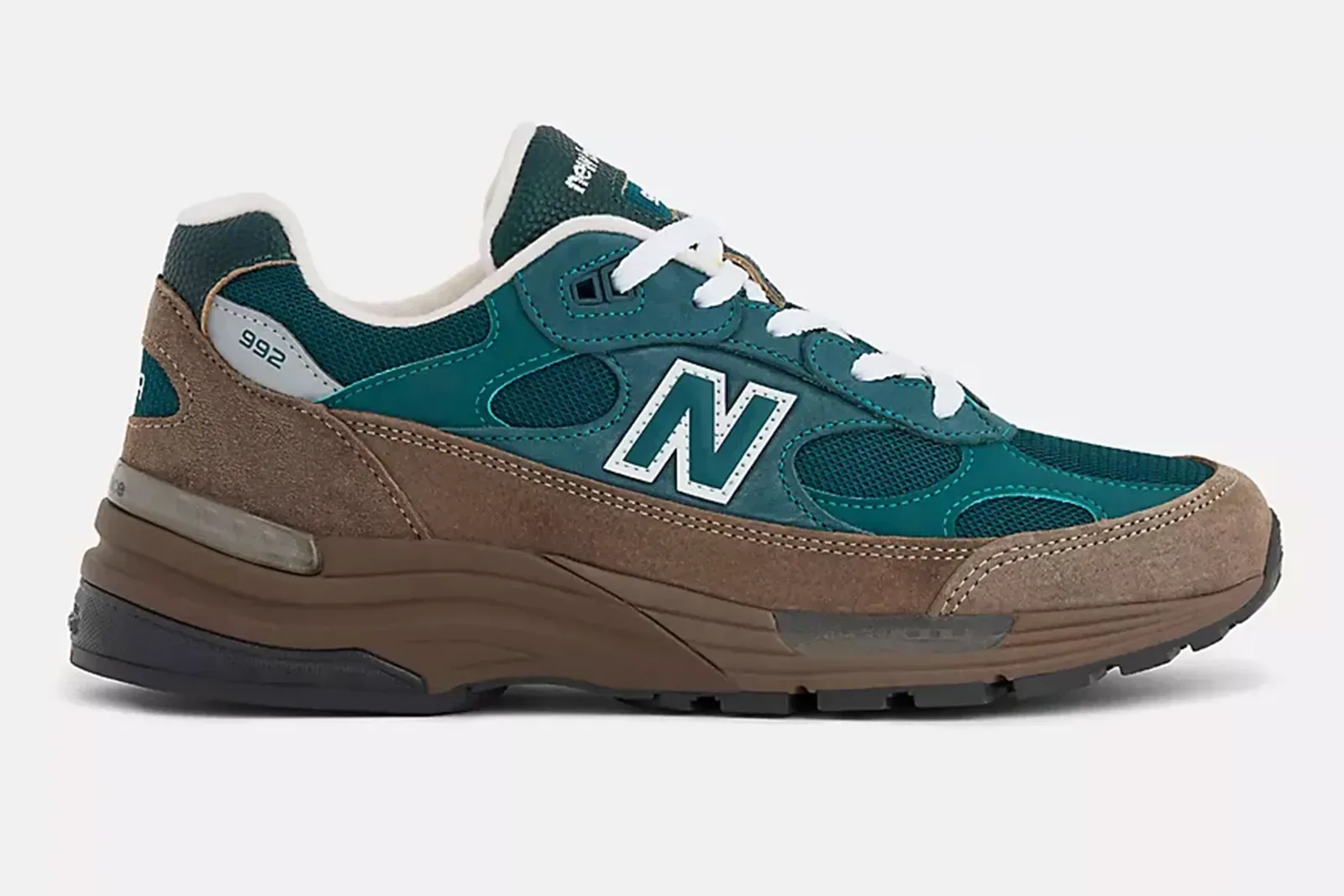 New Balance 992 »Medusa Green«: Mitološka preobleka za najbolj zaželen model očetovskih superg
