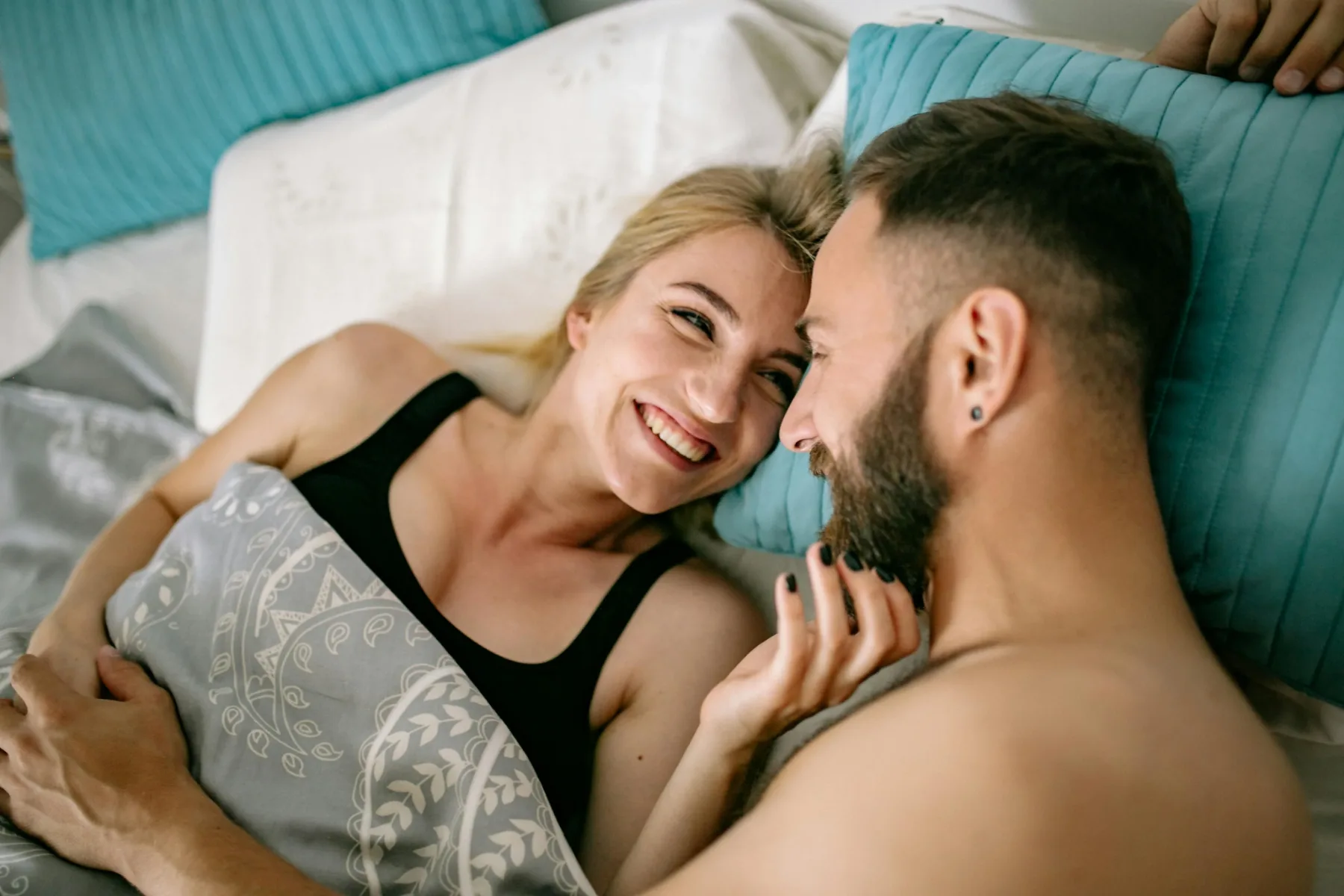 “Ni le moj fant, je moj najboljši prijatelj.” Kako v resnici izgleda takšna zveza?