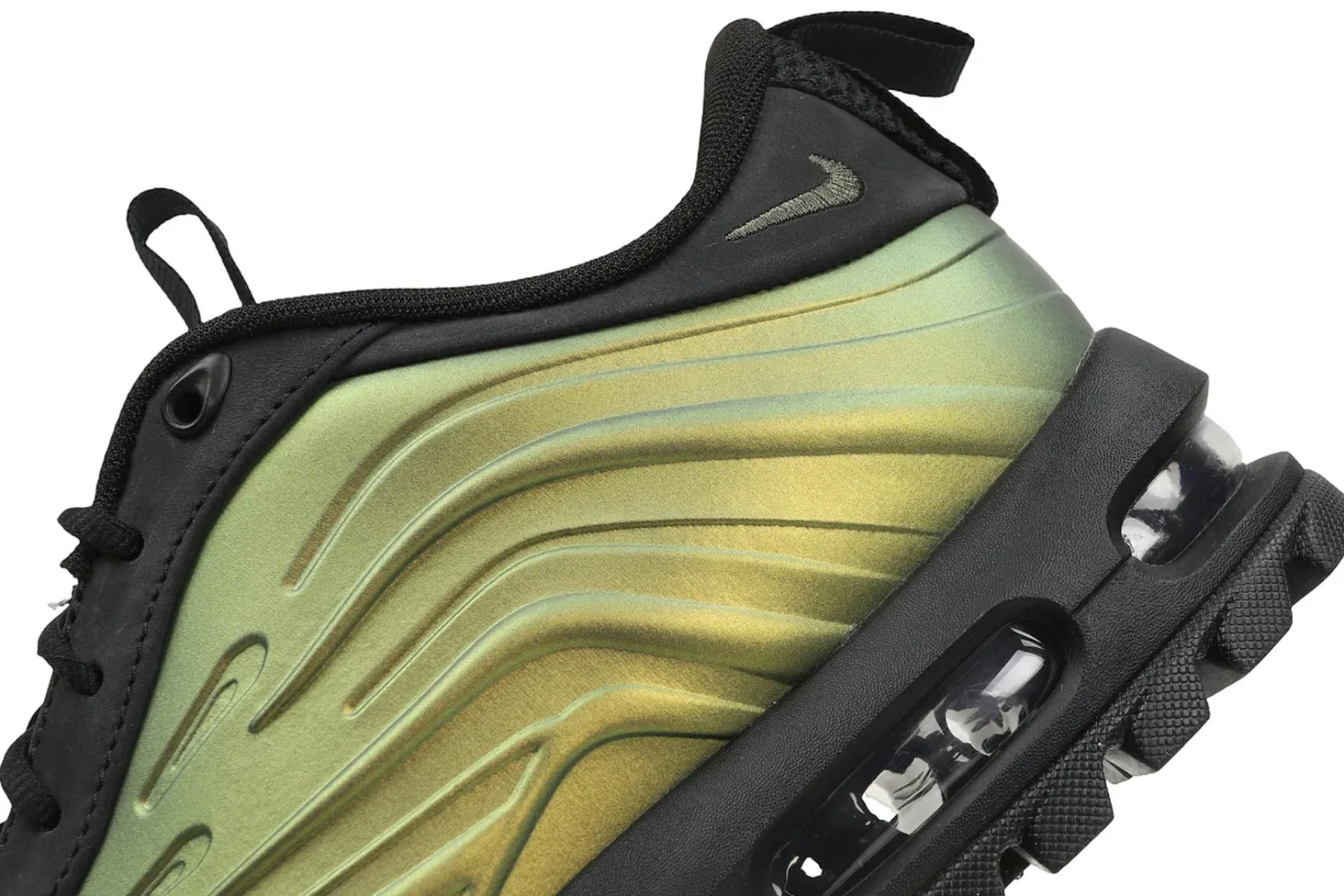 Nike Air Max Goadome Low Foamposite: Ko se terenski škorenj prelevi v futuristično ulično ikono