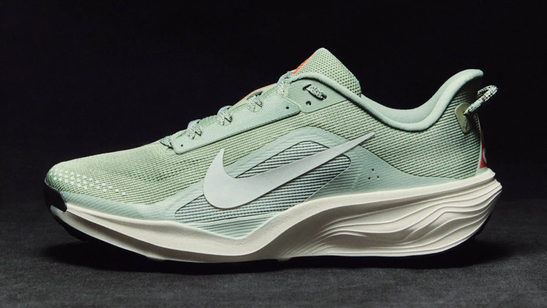 Nike Air Zoom Hyperslide: regeneracijski natikači za sproščanje stopal po treningu, tekmi ali potovanju