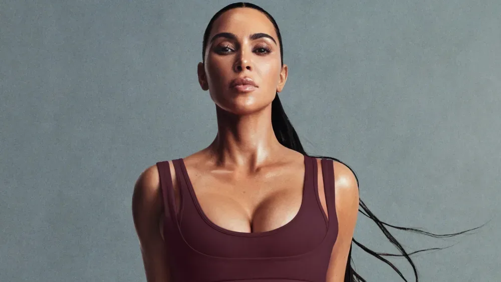 NikeSKIMS: Ko Kim Kardashian in Nike stopita na igrišče, ne govorimo več o športni opremi – govorimo o revoluciji garderobe