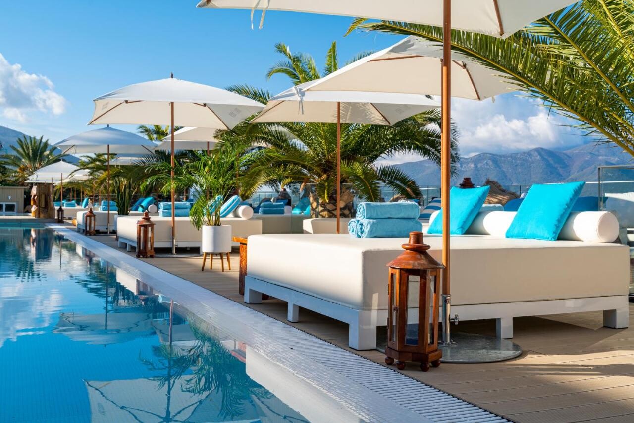 Nikki Beach Montenegro: sodobno počitniško zatočišče nedaleč od priljubljenega Kotorja