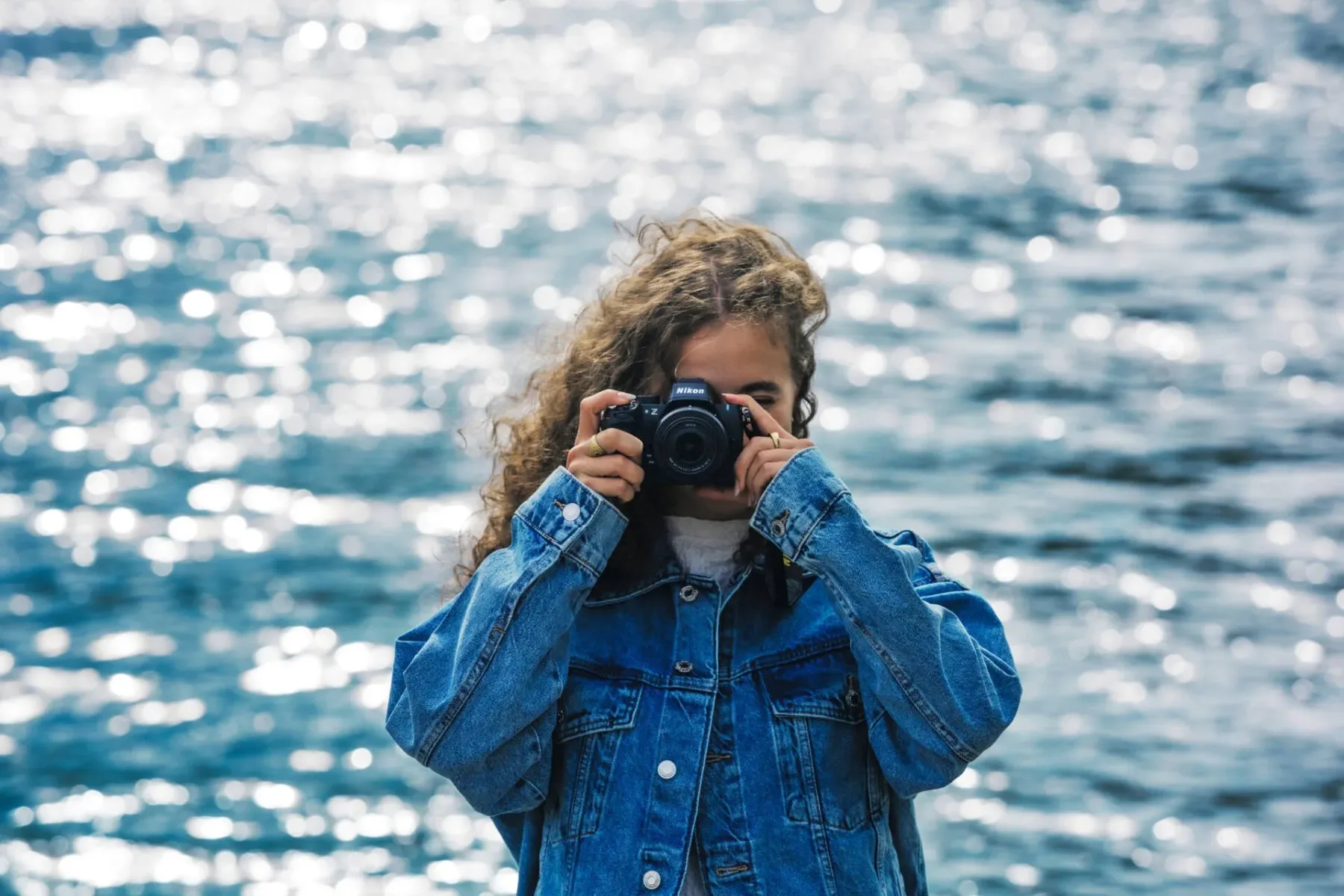 Nikon Z50II: Ko se srečata zmogljivost in prenosljivost