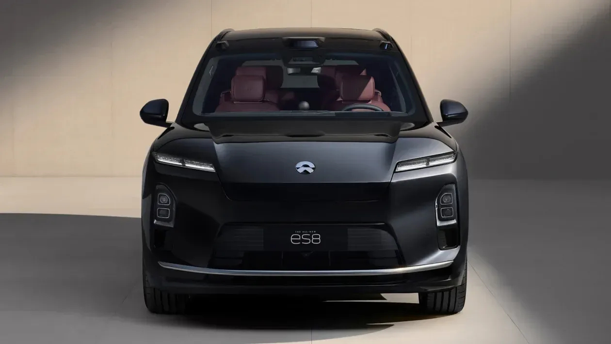 NIO ES8 2025: kitajski električni kolos, ki vas bo naredil za kralja družinskih potovanj