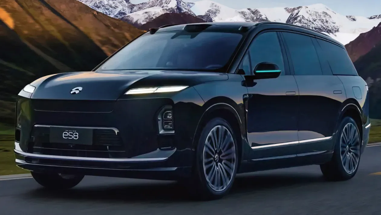 NIO ES8 2025: kitajski električni kolos, ki vas bo naredil za kralja družinskih potovanj