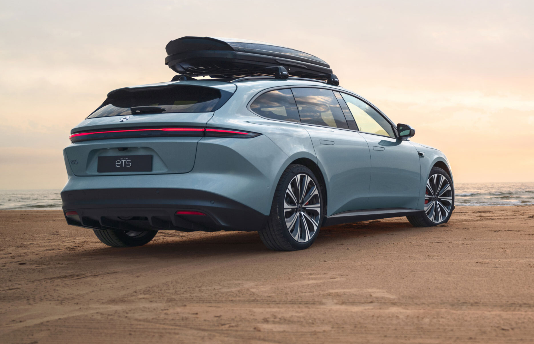 NIO ET5T: je kitajski električni karavan, točno tak kot si ga želijo družinski očetje!