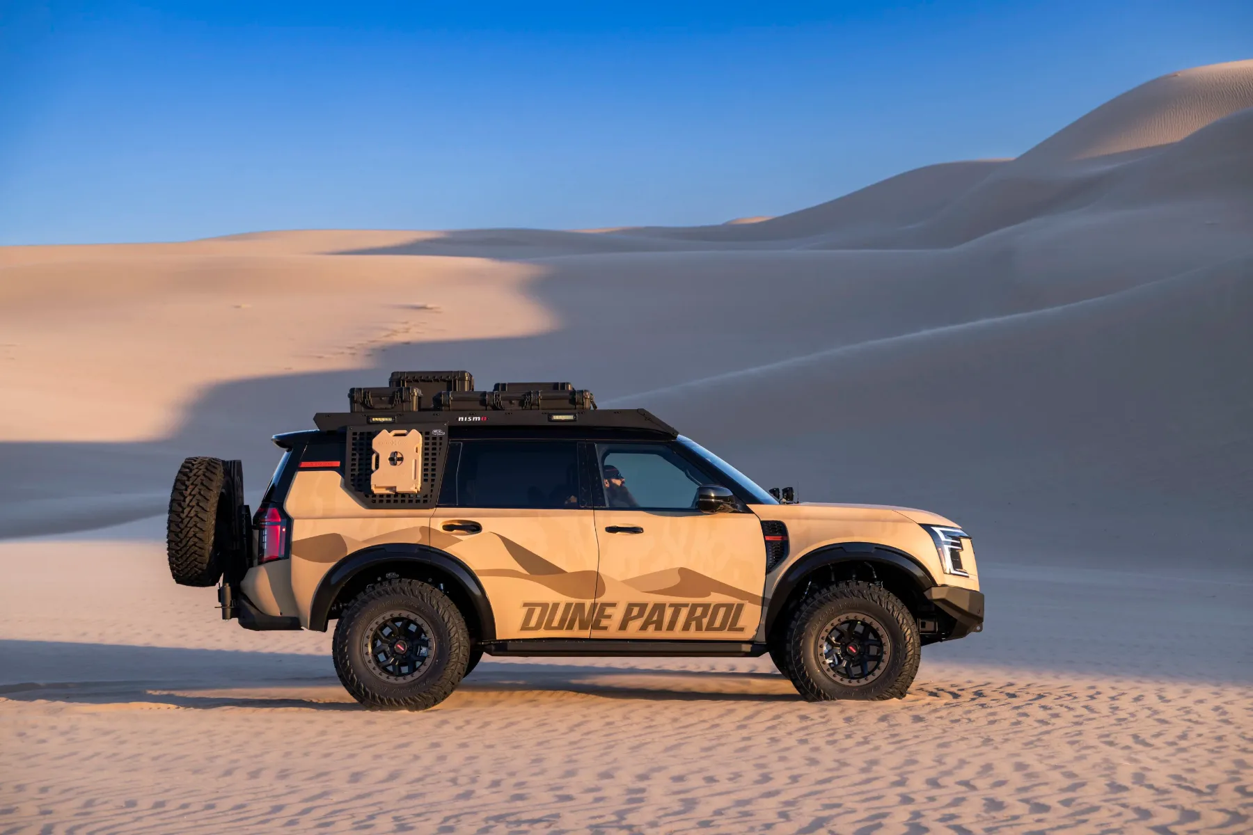 Nissan Armada Dune Patrol: Puščavski tank z NISMO srcem, ki bi z veseljem prevozil tudi vašega tastovega karavana