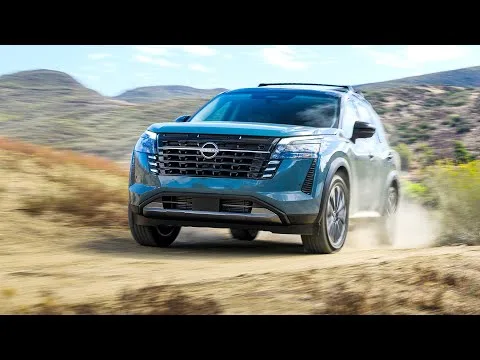 Nissan Pathfinder 2026: ameriški SUV, ki vsako leto postane malo pametnejši, malo drznejši in—priznajmo—malo bolj samozavesten