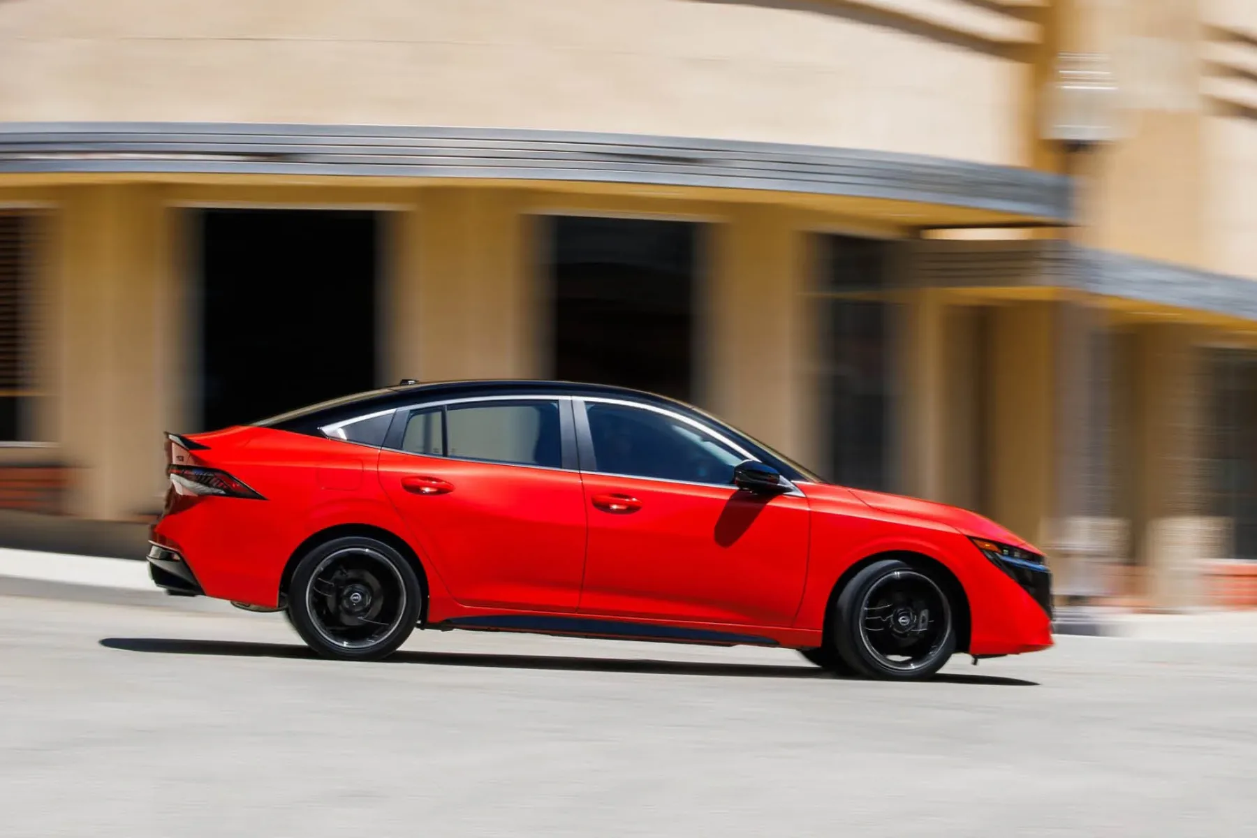 Nissan Sentra 2026 – ameriški bestseller, ki ga Evropa nikoli ni dobila