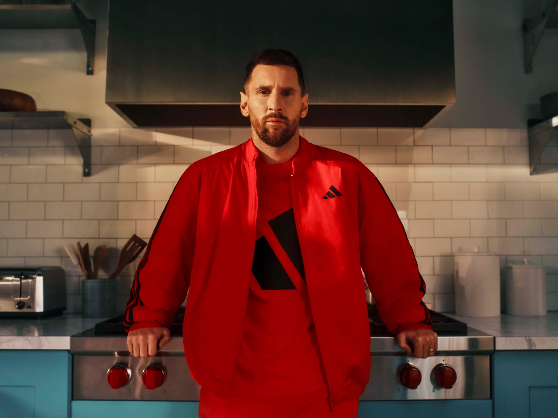Nogometni bog Messi in njegova muza prvič skupaj v adidas kampanji!