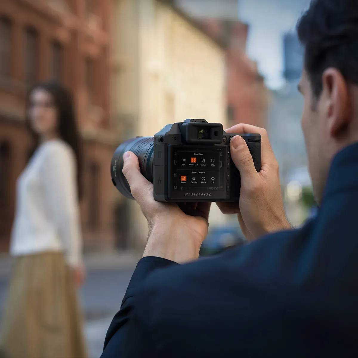 Noro dobra foto kamera: Hasselblad X2D II 100C – lunarna legenda, ki se je naučila HDR trikov