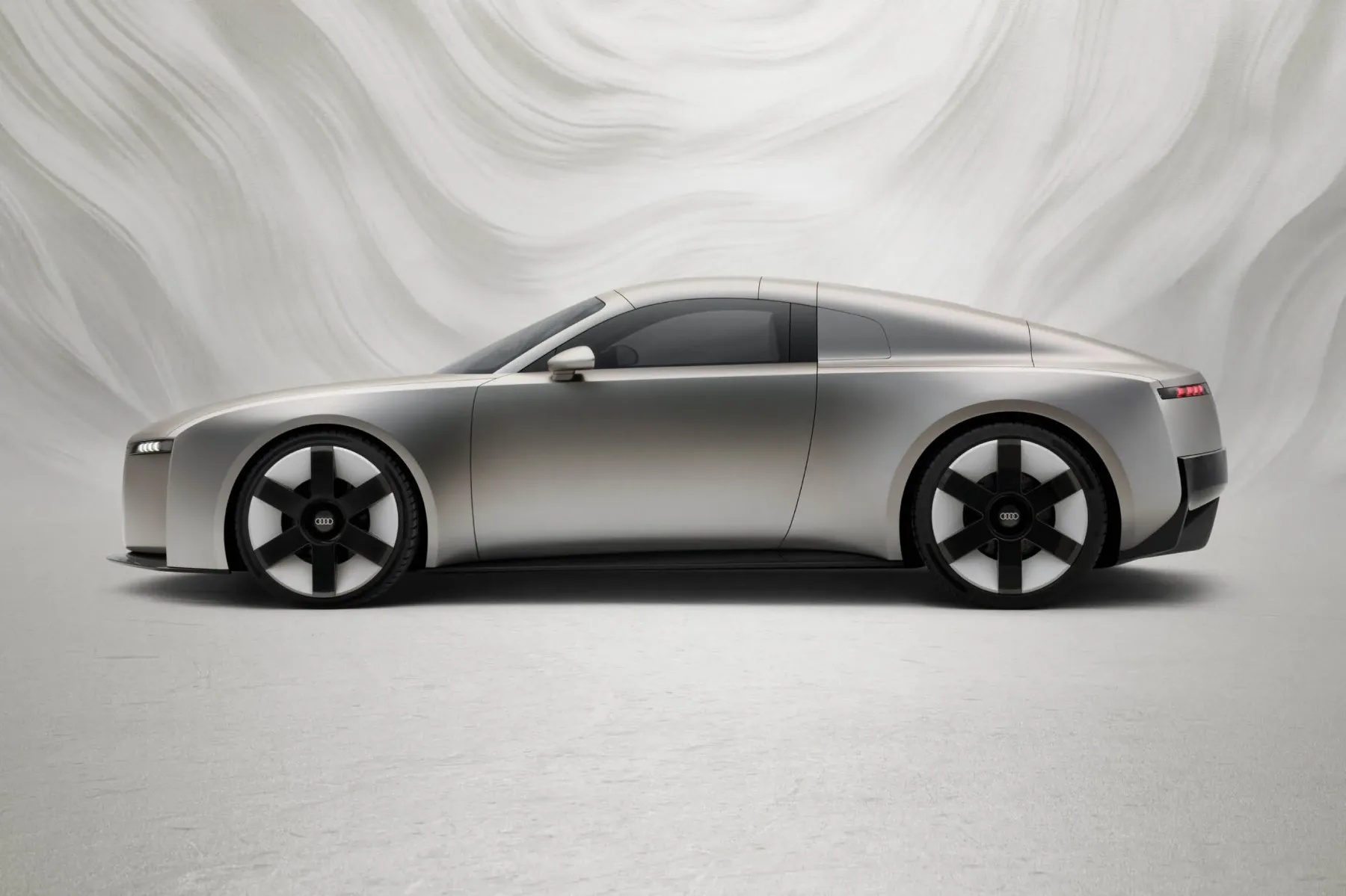 Noro drugačen Audi Concept C (2025) – električni športni dvosedežnik, ki vrača “iskro TT” – in res prihaja v serijo