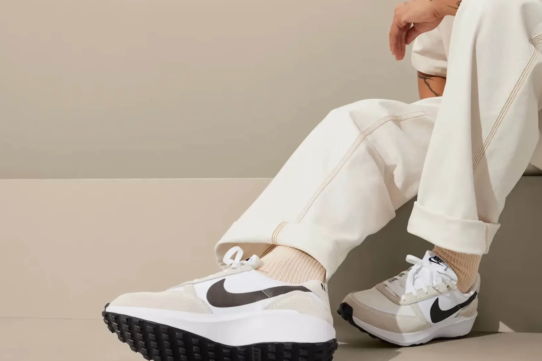 Noro moden Nike Waffle Debut: najboljša ponudba 50 evrov – 40% popusta za superge leta 2025