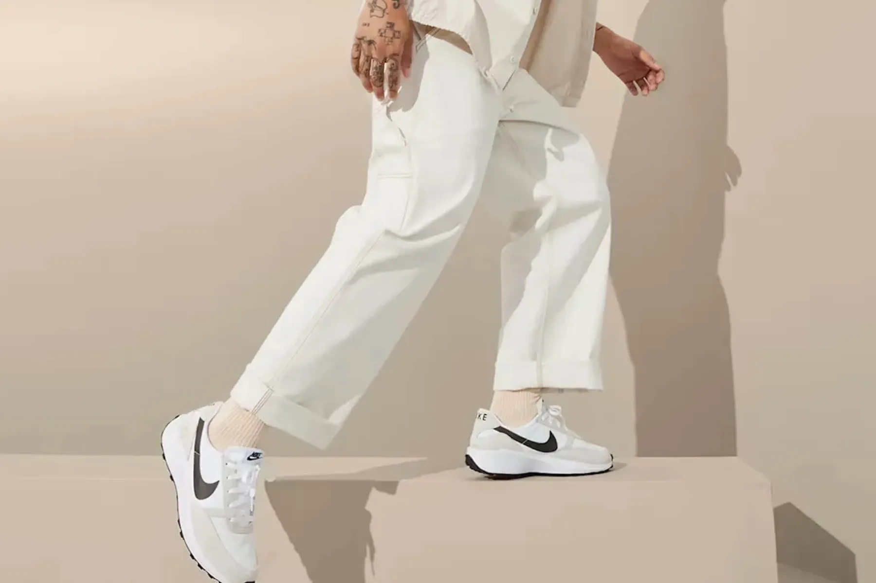 Noro moden Nike Waffle Debut: najboljša ponudba 50 evrov – 40% popusta za superge leta 2025
