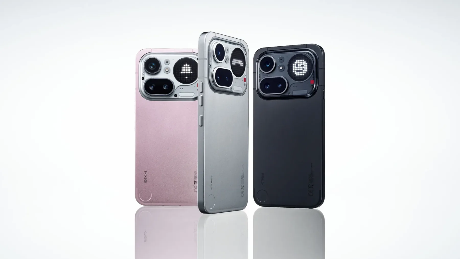 Nothing Phone (4a) Pro: Je to končno telefon s karakterjem ali le draga božična jelka v vašem žepu?